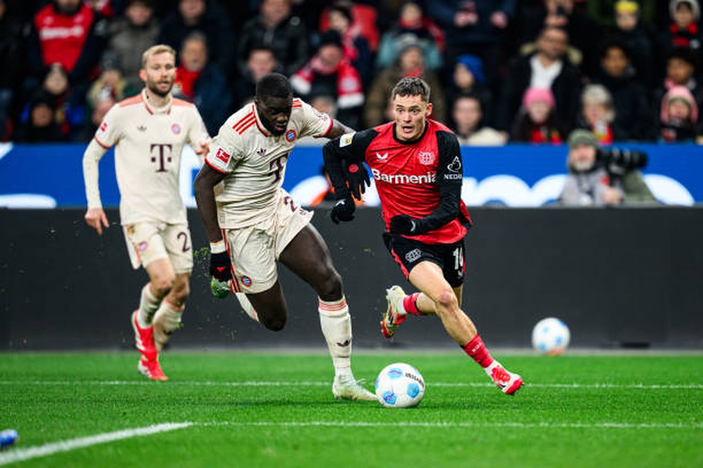 Bayern Munich may mắn giành một điểm trước Leverkusen - 1