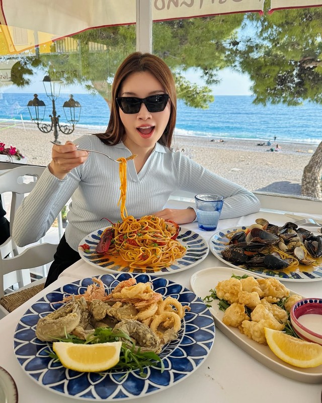 Bí quyết chọn kính mát đúng kiểu phù hợp từng khuôn mặt- Ảnh 1. Bí quyết chọn kính mát đúng kiểu phù hợp từng khuôn mặt- Ảnh 1.