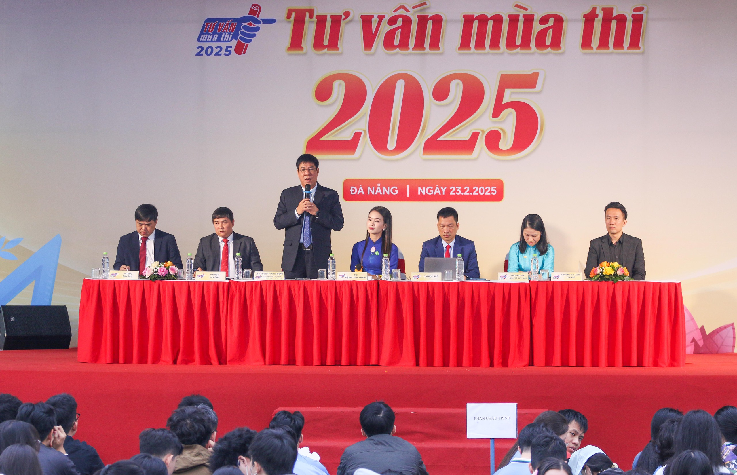 Bộ GD-ĐT thông tin về đề thi tốt nghiệp THPT năm 2025- Ảnh 1.