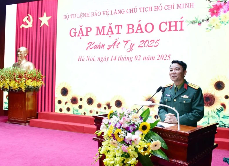 Bộ Tư lệnh Bảo vệ Lăng Chủ tịch Hồ Chí Minh gặp mặt báo chí Xuân Ất Tỵ 2025 ảnh 1