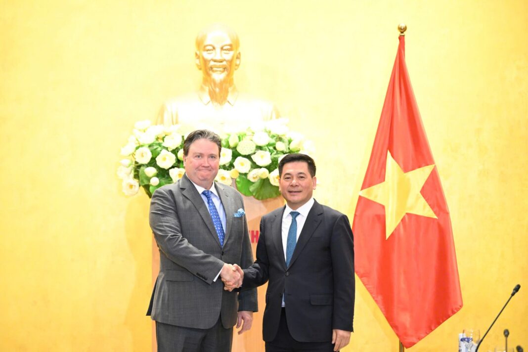 Bộ trưởng Công Thương Nguyễn Hồng Diên tiếp Ngài Marc E. Knapper,  Đại sứ đặc mệnh toàn quyền Hợp chúng quốc Hoa Kỳ tại Việt Nam