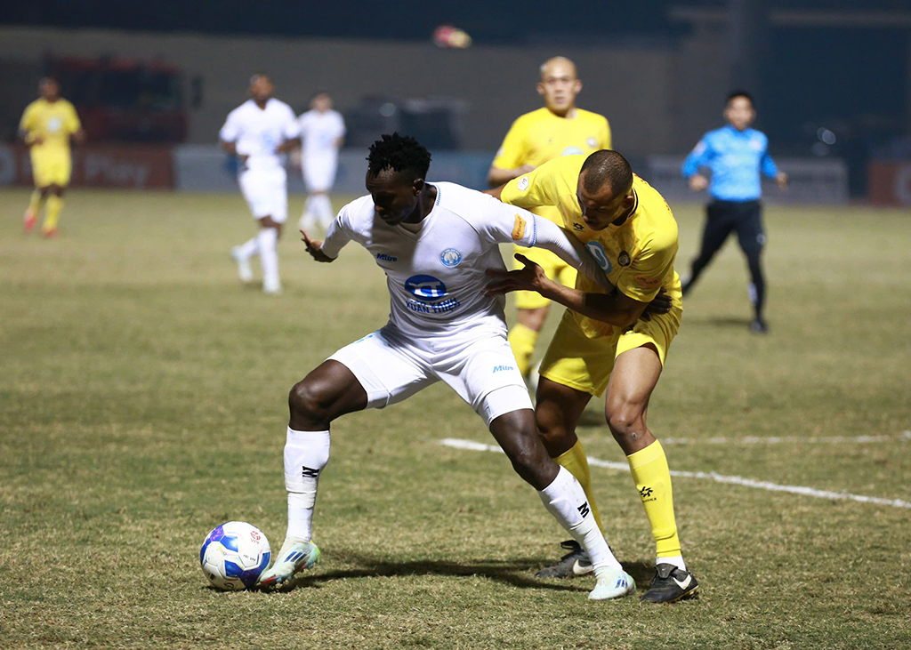 CLB Thanh Hóa giữ ngôi đầu V-League, HLV Nam Định bất an vì vắng Xuân Son- Ảnh 1. CLB Thanh Hóa giữ ngôi đầu V-League, HLV Nam Định bất an vì vắng Xuân Son- Ảnh 1.