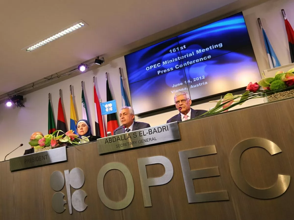 OPEC là một trong những tổ chức quyền lực nhất trong cung cấp dầu thế giới, vì sản xuất hơn một phần ba nguồn cung dầu toàn cầu. (Nguồn: Oil & Gas Middle East)