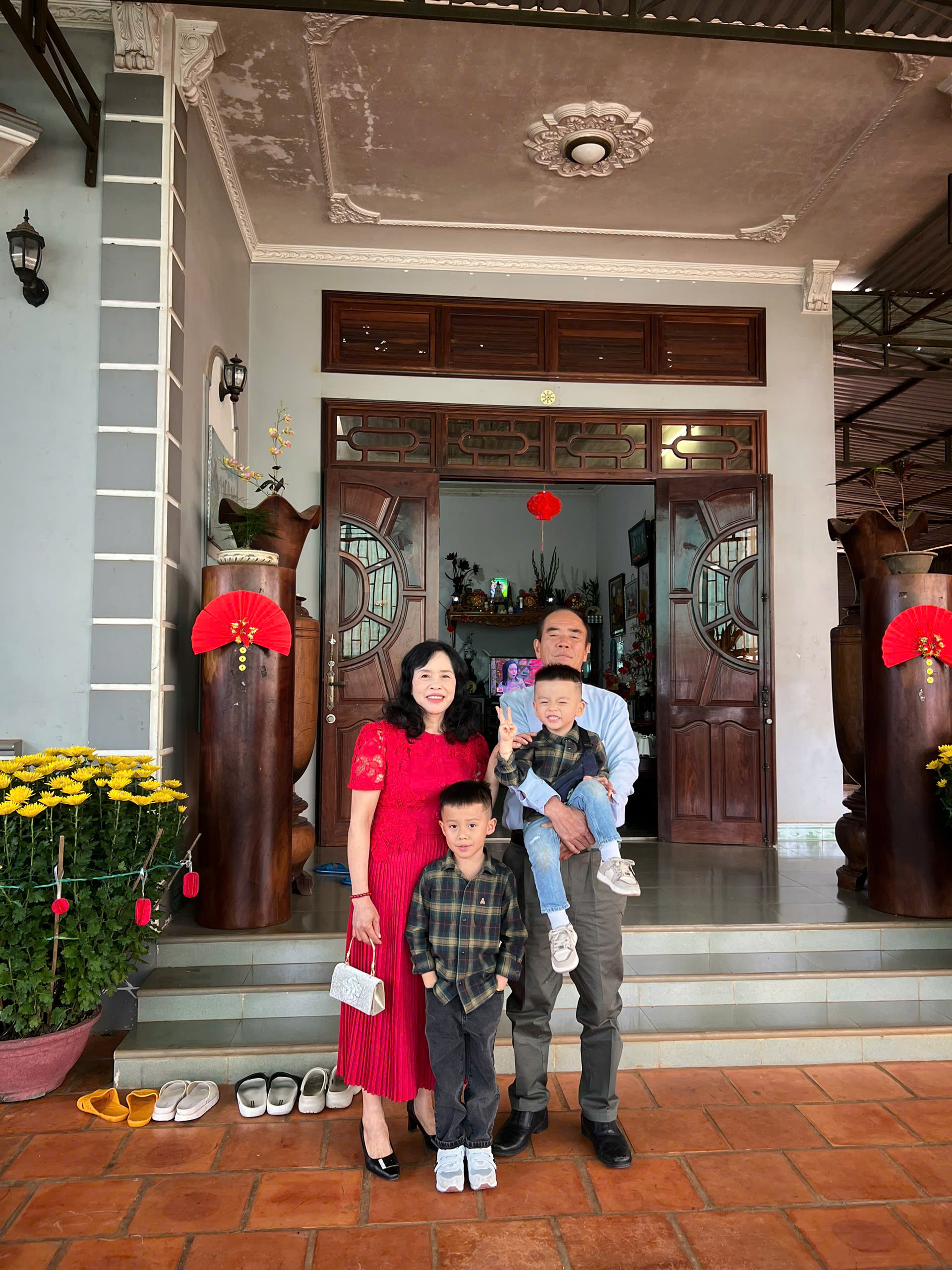 Chuyện con dâu 9X và bố chồng U70 ở Gia Lai gây sốt mạng- Ảnh 2. Chuyện con dâu 9X và bố chồng U70 ở Gia Lai gây sốt mạng- Ảnh 2.