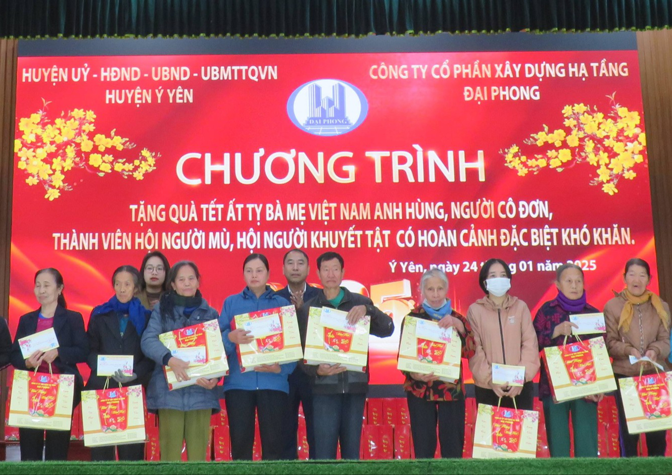 Công ty Đại Phong trao 357 suất quà cho gia đình chính sách, người có hoàn cảnh khó khăn- Ảnh 2.