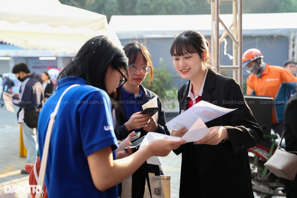 Đại học Quốc gia Hà Nội tăng lệ phí thi đánh giá năng lực năm 2025 - 2 Đại học Quốc gia Hà Nội tăng lệ phí thi đánh giá năng lực năm 2025 - 2