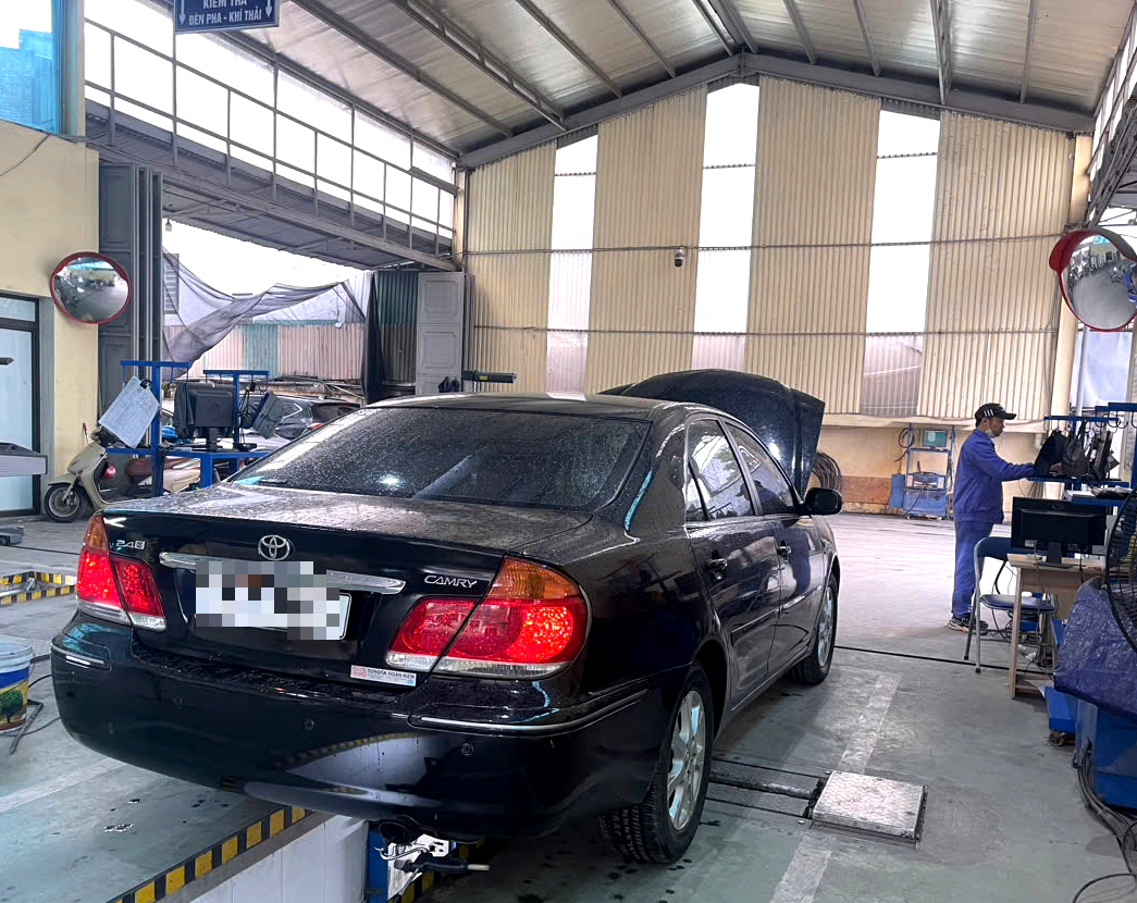 Đèn phanh bên sáng, bên tối, ô tô có được đăng kiểm?- Ảnh 1. Đèn phanh bên sáng, bên tối, ô tô có được đăng kiểm?- Ảnh 1.