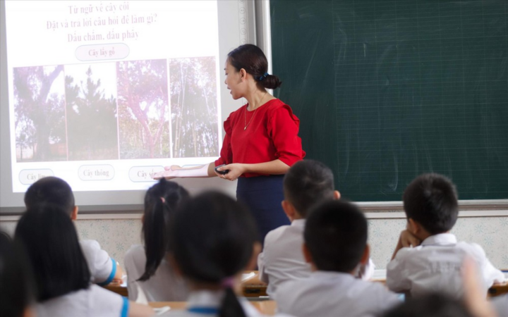 Trái ngược với sự lo lắng, nhiều vui huynh vui mừng khi có thông báo dừng học thêm tại trường và nhà thầy cô. (Ảnh minh hoạ)