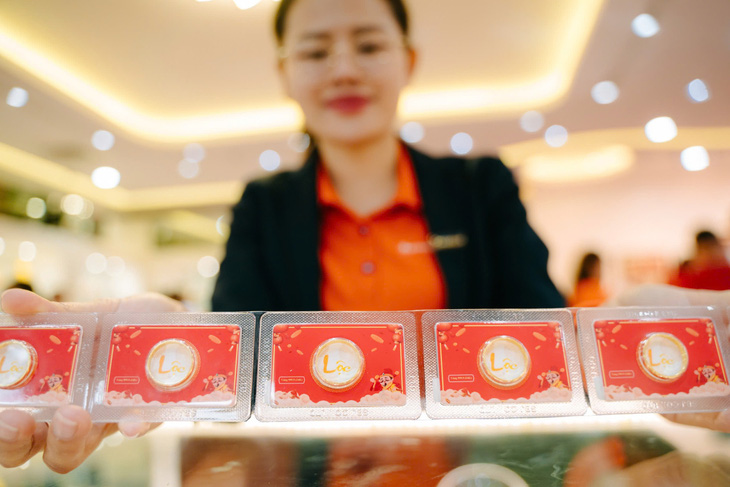 Giá vàng miếng SJC tăng nửa triệu đồng/lượng - Ảnh 1.