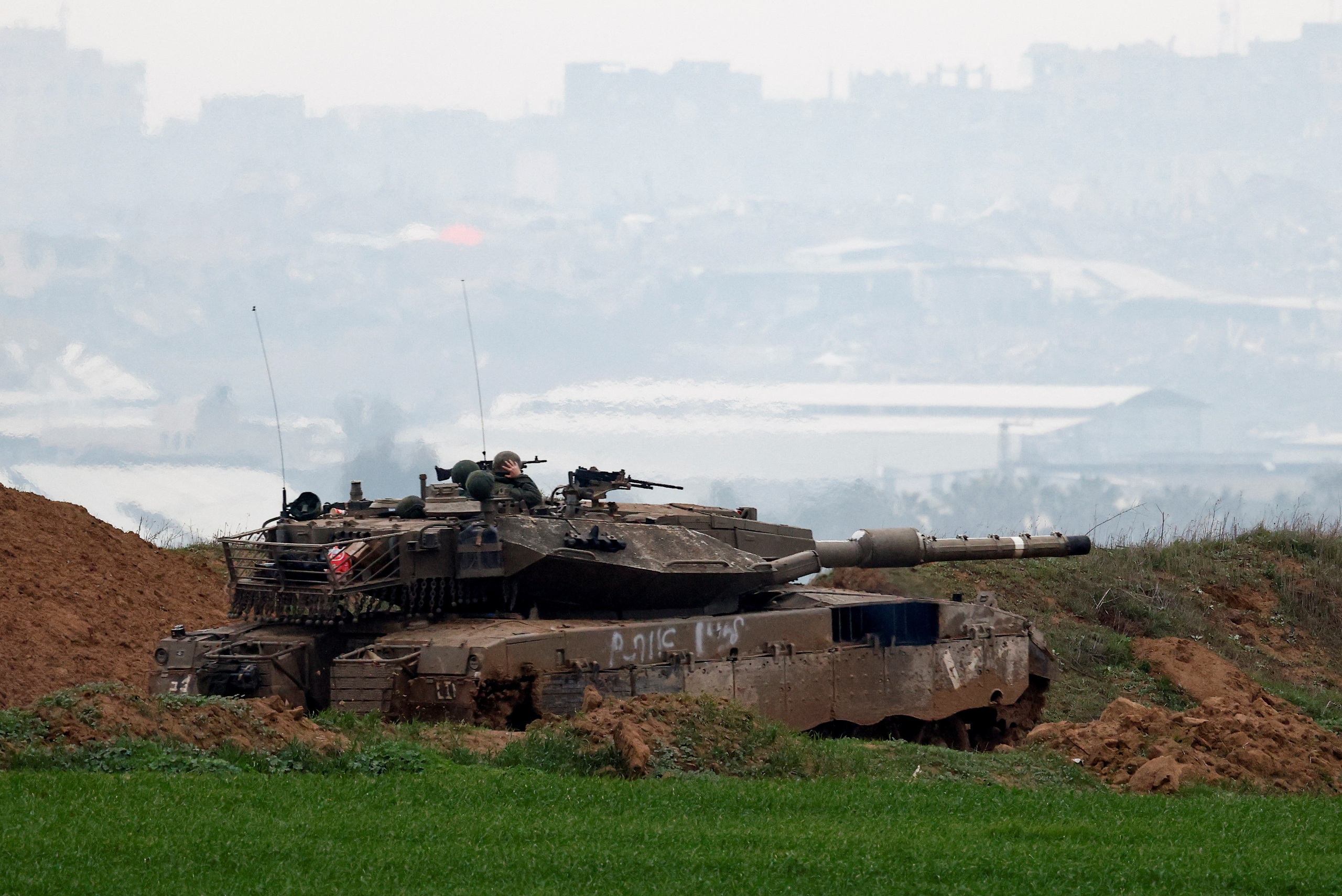 Hamas đồng ý thả con tin như kế hoạch, gợi ý thỏa thuận ngừng bắn được cứu- Ảnh 1. Hamas đồng ý thả con tin như kế hoạch, gợi ý thỏa thuận ngừng bắn được cứu- Ảnh 1.