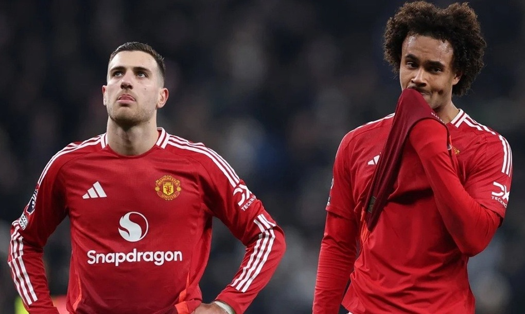 Man Utd cắt giảm nhân sự mạnh mẽ, HLV Amorim nói điều bất ngờ - 1