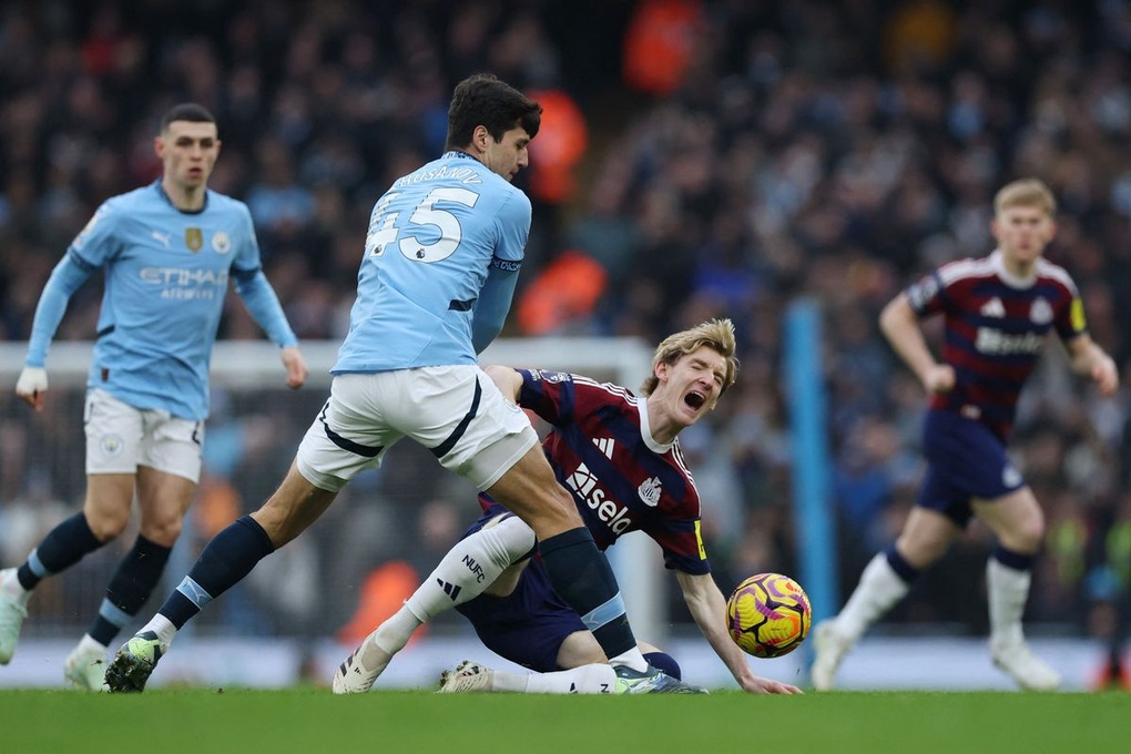 Marmoush lập hat-trick, Man City thắng tưng bừng trước Newcastle - 2 Marmoush lập hat-trick, Man City thắng tưng bừng trước Newcastle - 2