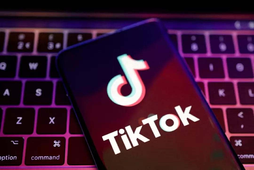 Người dùng Android tại Mỹ có thể tải Tiktok qua website. (Nguồn: Reuters)