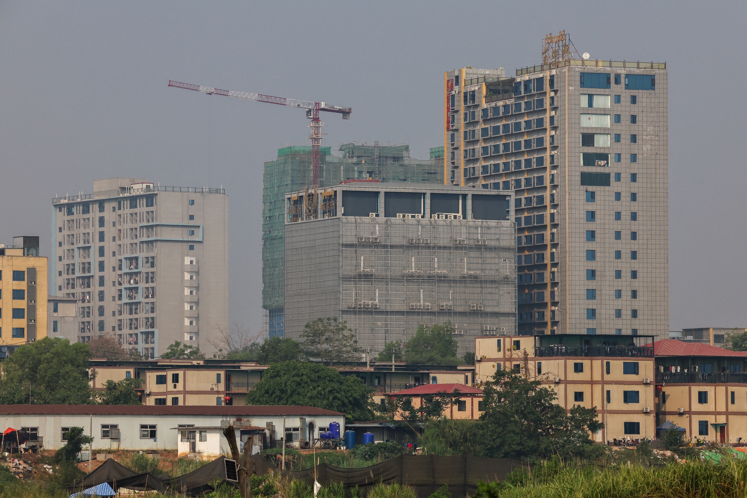 Nhóm vũ trang Myanmar ra tối hậu thư cho các băng nhóm lừa đảo người Trung Quốc- Ảnh 1.