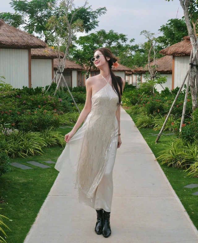 Những thiết kế váy áo dịu dàng, nữ tính cho hội làm đẹp tham khảo- Ảnh 1. Những thiết kế váy áo dịu dàng, nữ tính cho hội làm đẹp tham khảo- Ảnh 1.
