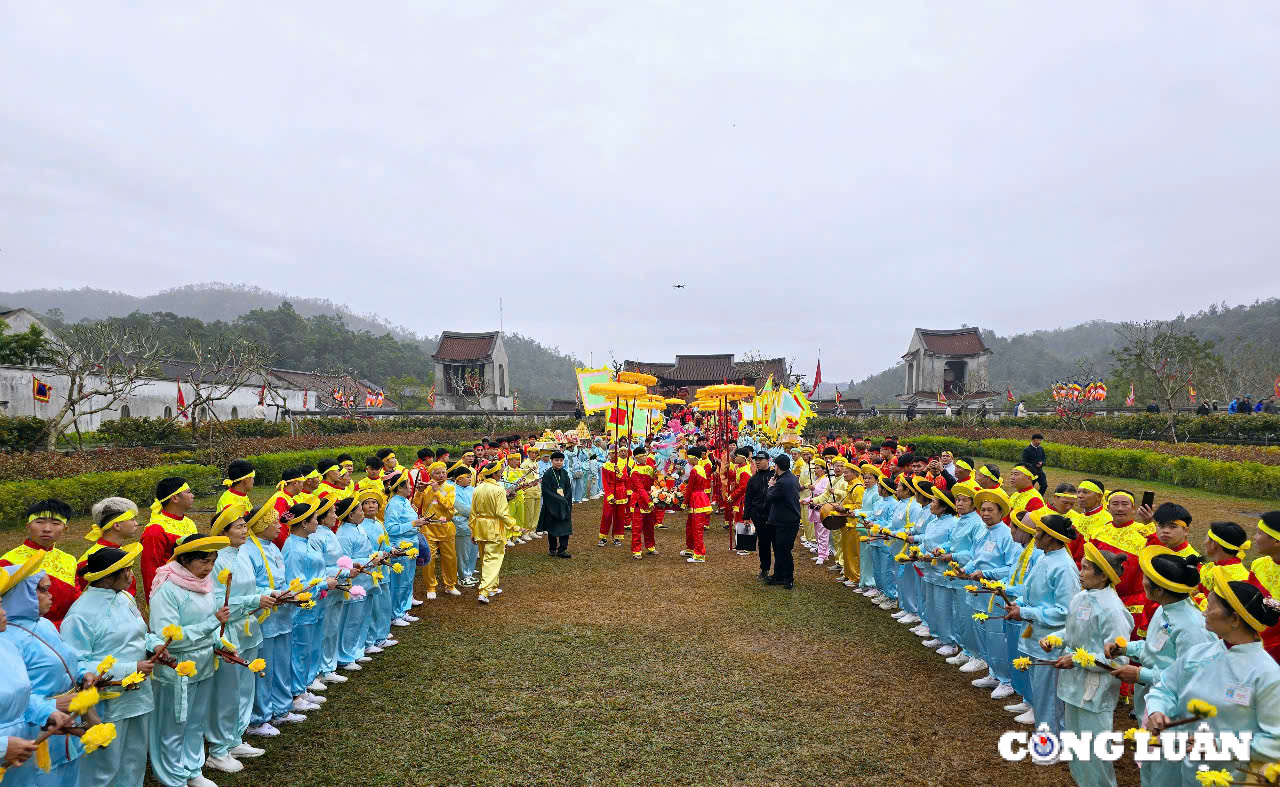 quang ninh khai mac le hoi xuan yen tu hinh 1