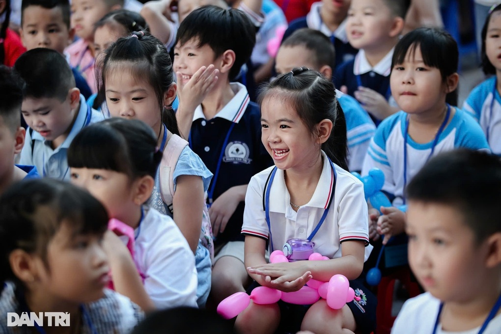 Siết dạy thêm, học thêm: Sinh viên có được làm gia sư sau 14/2? - 1 Siết dạy thêm, học thêm: Sinh viên có được làm gia sư sau 14/2? - 1