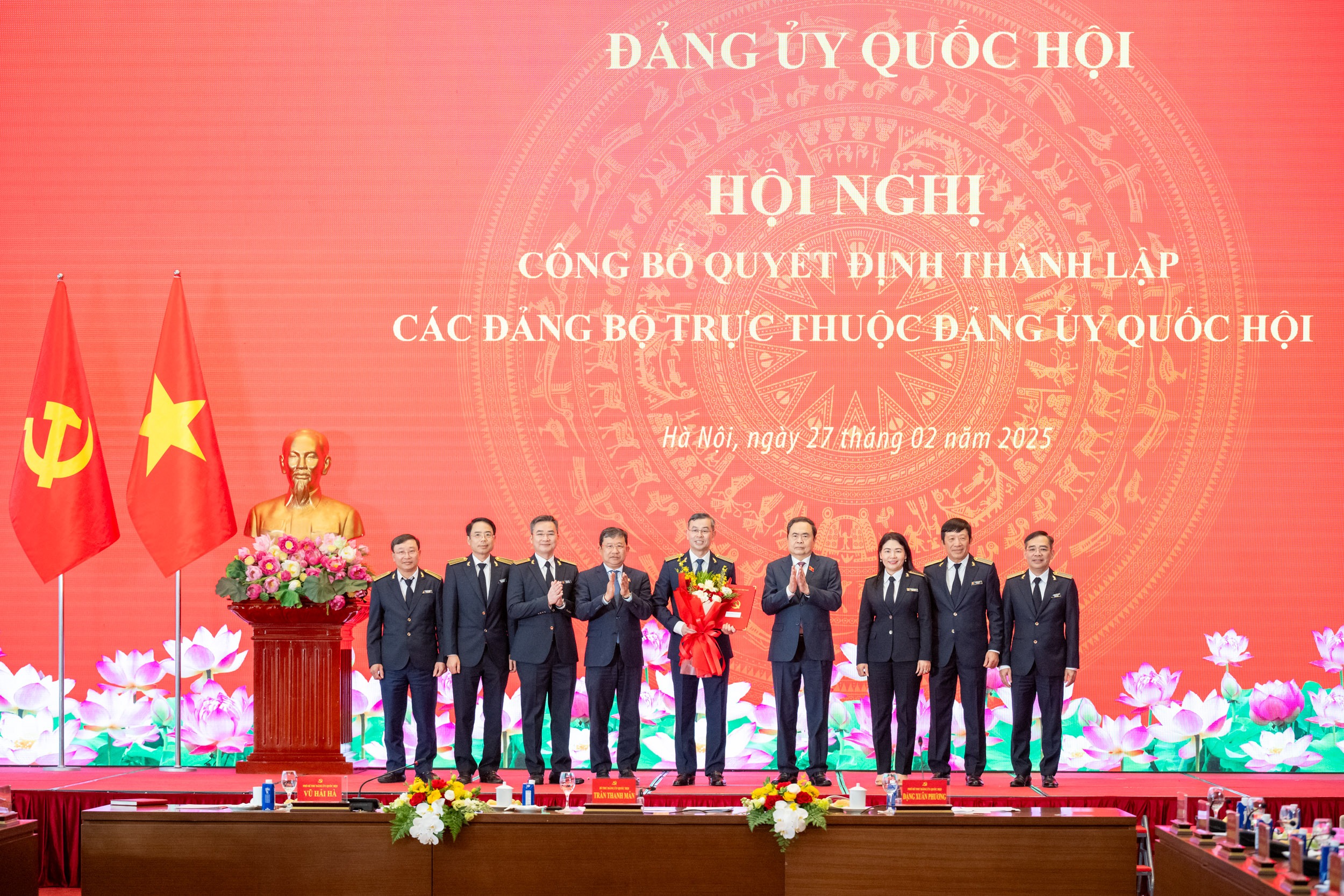 Thành lập 11 Đảng bộ trực thuộc Đảng ủy Quốc hội- Ảnh 1.