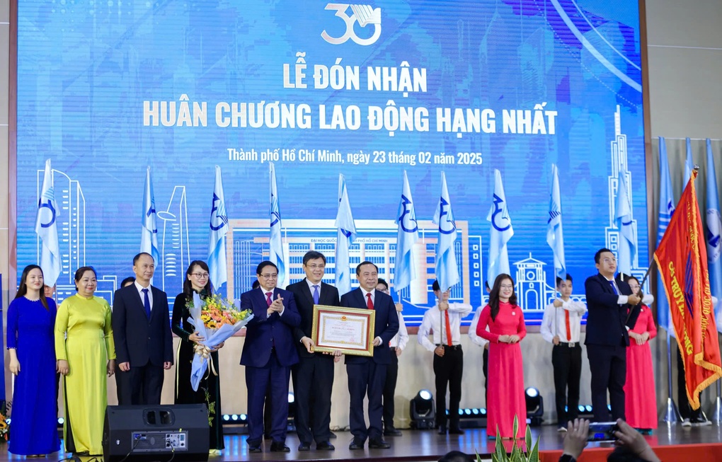 Thủ tướng dự kỷ niệm 30 năm thành lập đại học đông sinh viên nhất nước - 4