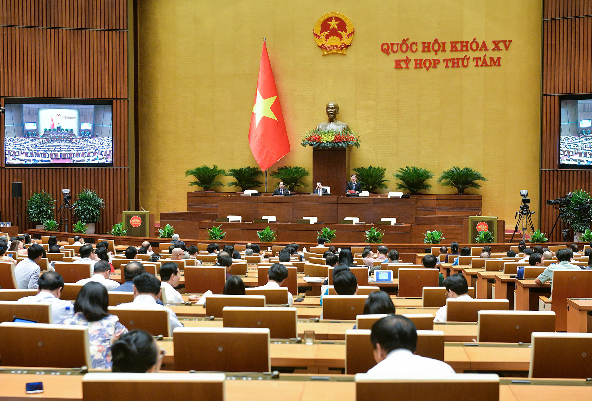 Tin tức sáng 13-2: Xử lý nghiêm bán thuốc cúm A không đơn; Đông Nam Bộ ít hộ nghèo nhất nước - Ảnh 1.