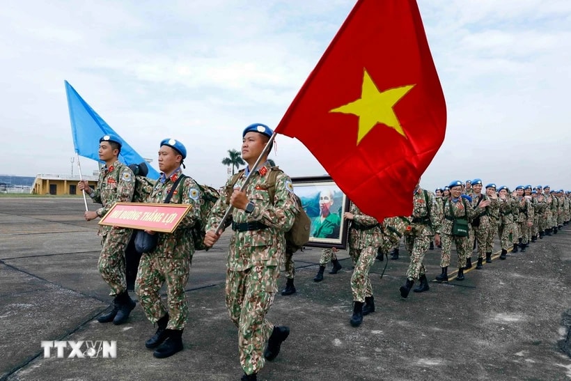 Lực lượng gìn giữ hòa bình Việt Nam xuất quân tại Sân bay quốc tế Nội Bài (Hà Nội), lên đường thực hiện nhiệm vụ của Liên hợp quốctại Phái bộ UNISFA. (Ảnh: An Đăng/TTXVN)