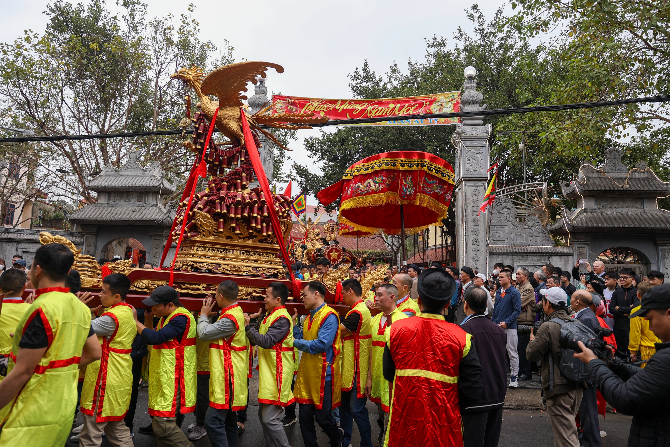 Tưng bừng hội rước pháo Đồng Kỵ, Bắc Ninh - Ảnh 1.