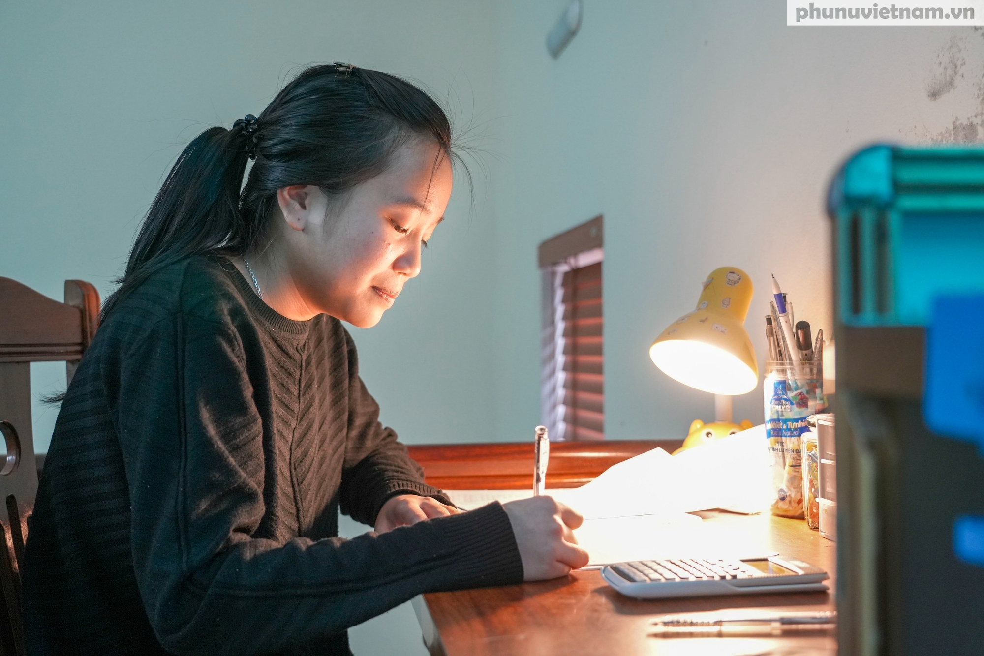 Phụ huynh nông thôn mừng vui trước quyết định miễn toàn bộ học phí cho toàn bộ học sinh công lập- Ảnh 5. Phụ huynh nông thôn mừng vui trước quyết định miễn toàn bộ học phí cho toàn bộ học sinh công lập- Ảnh 5.