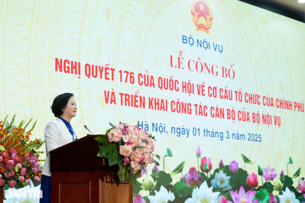 Công việc nặng nề trông đợi ở Bộ Nội vụ với tầm vóc mới - 3 Công việc nặng nề trông đợi ở Bộ Nội vụ với tầm vóc mới - 3