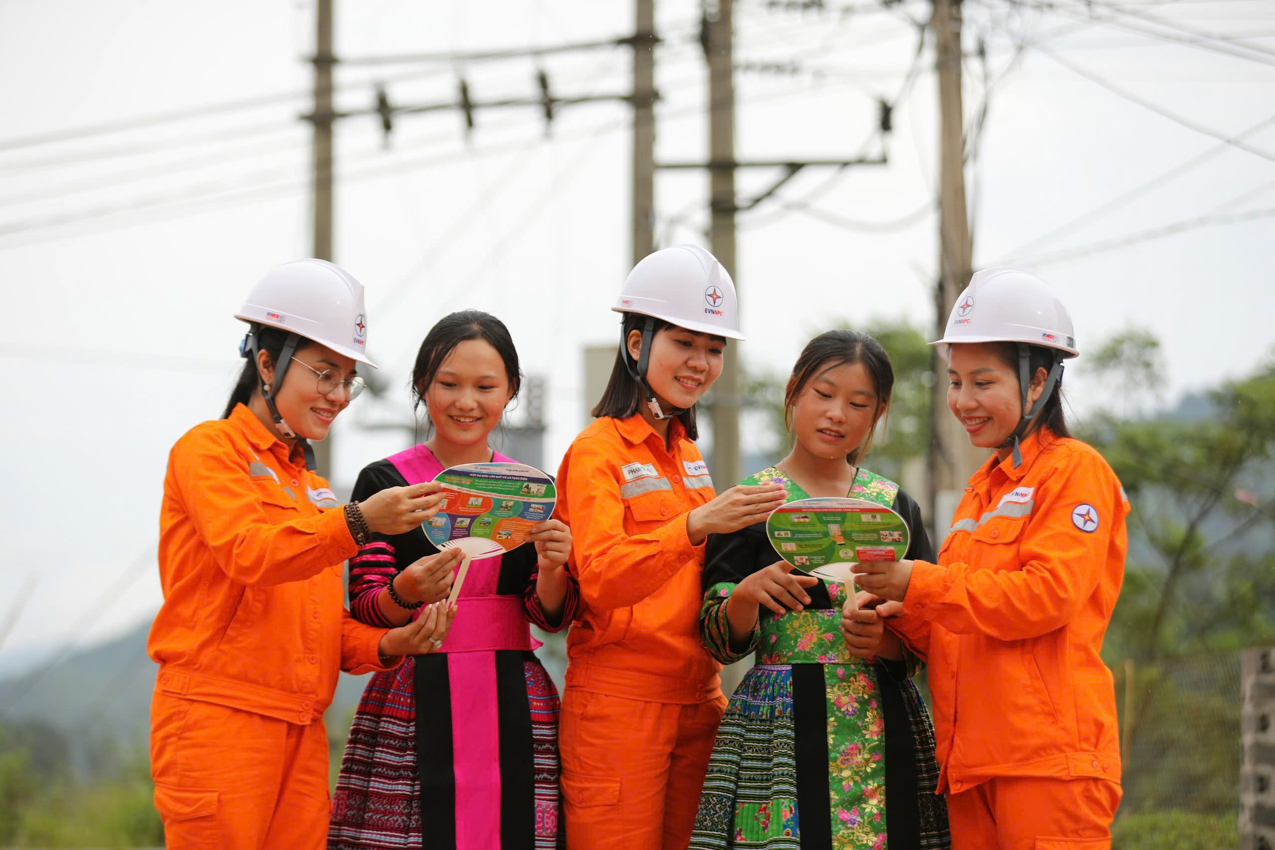 EVNNPC - nơi gieo mầm, chắp cánh cho những "nữ lãnh đạo" tương lai- Ảnh 5.