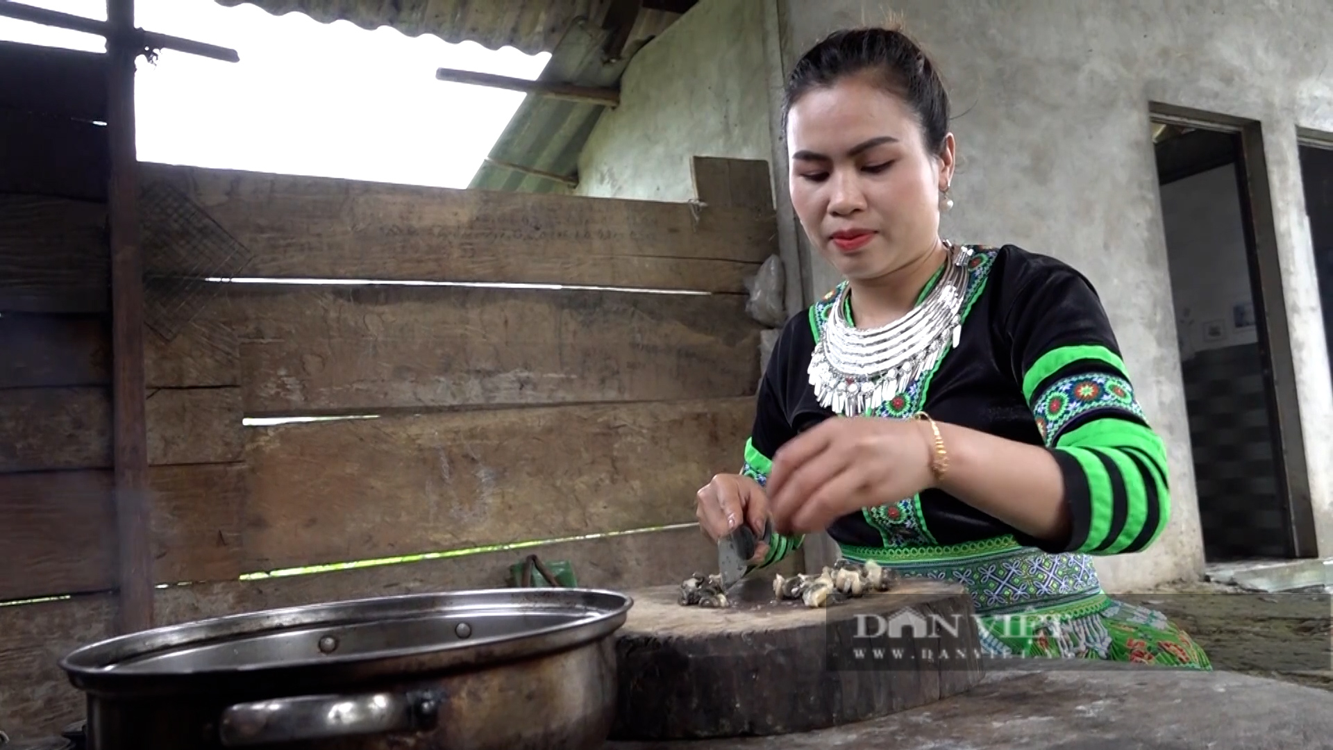 Nuôi ốc dạ dưới ruộng lúa, bà con người Mông ở Nà Hẩu bán đắt hàng, có thêm thu nhập - Ảnh 6.