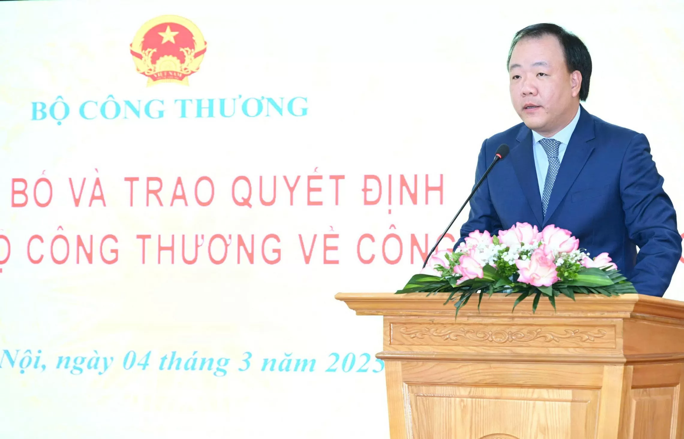 Ông Trần Hữu Linh giữ chức Cục trưởng Cục Quản lý và Phát triển thị trường trong nước