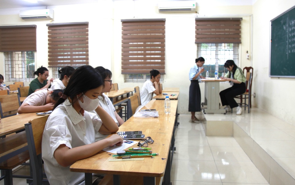 Quy chế tuyển sinh THCS - THPT nêu rõ diện tuyển thẳng, ưu tiên, khuyến khích trong tuyển sinh lớp 10.