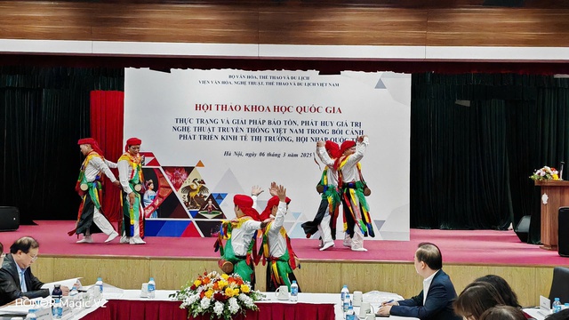 Thực trạng và giải pháp bảo tồn, phát huy giá trị nghệ thuật truyền thống Việt Nam trong bối cảnh phát triển kinh tế thị trường, hội nhập quốc tế - Ảnh 4. Thực trạng và giải pháp bảo tồn, phát huy giá trị nghệ thuật truyền thống Việt Nam trong bối cảnh phát triển kinh tế thị trường, hội nhập quốc tế - Ảnh 4.