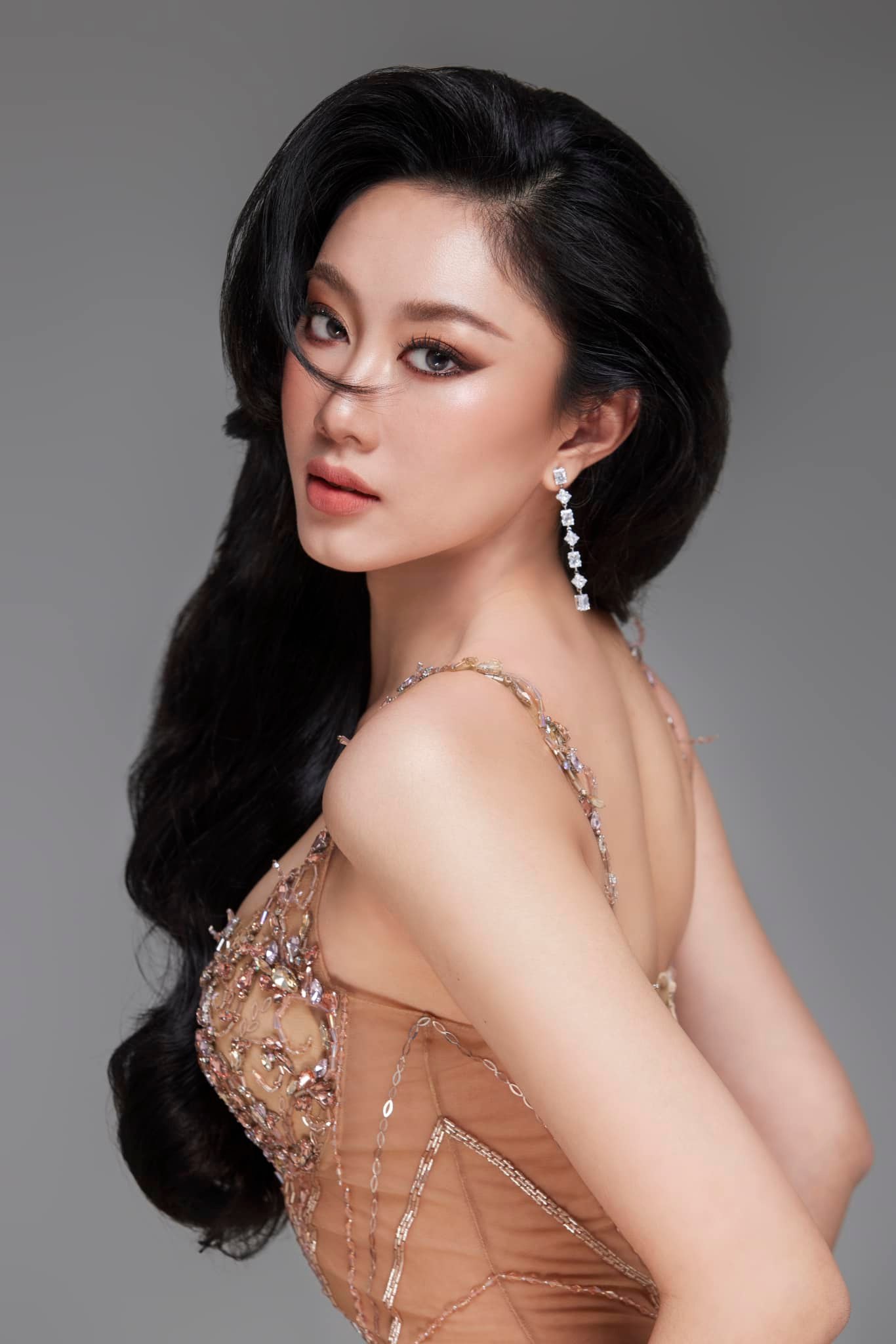 Miss Cosmo Vietnam 2025 hé lộ loạt thí sinh 