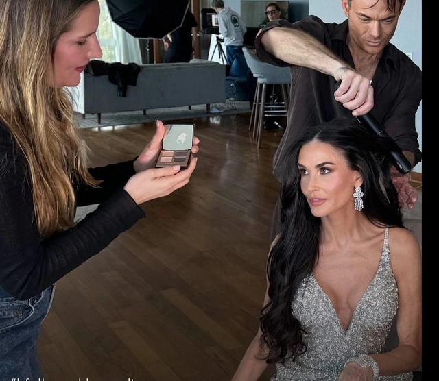 Tạo kiểu tóc đẹp như sao Hollywood- Ảnh 2. Tạo kiểu tóc đẹp như sao Hollywood- Ảnh 2.