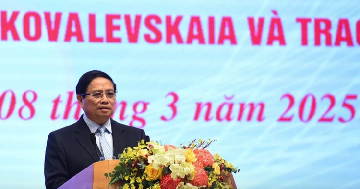 Thủ tướng gặp mặt các nữ Anh hùng, nhà khoa học nữ- Ảnh 3. Thủ tướng gặp mặt các nữ Anh hùng, nhà khoa học nữ- Ảnh 3.