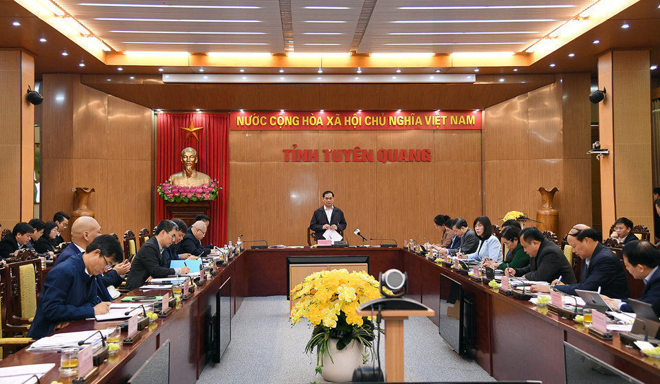 Phó Thủ tướng Bùi Thanh Sơn chủ trì họp với các tỉnh Tuyên Quang, Hà Giang, Cao Bằng và Lạng Sơn về tiến độ triển khai 4 tuyến cao tốc - Ảnh: VGP/Hải Minh