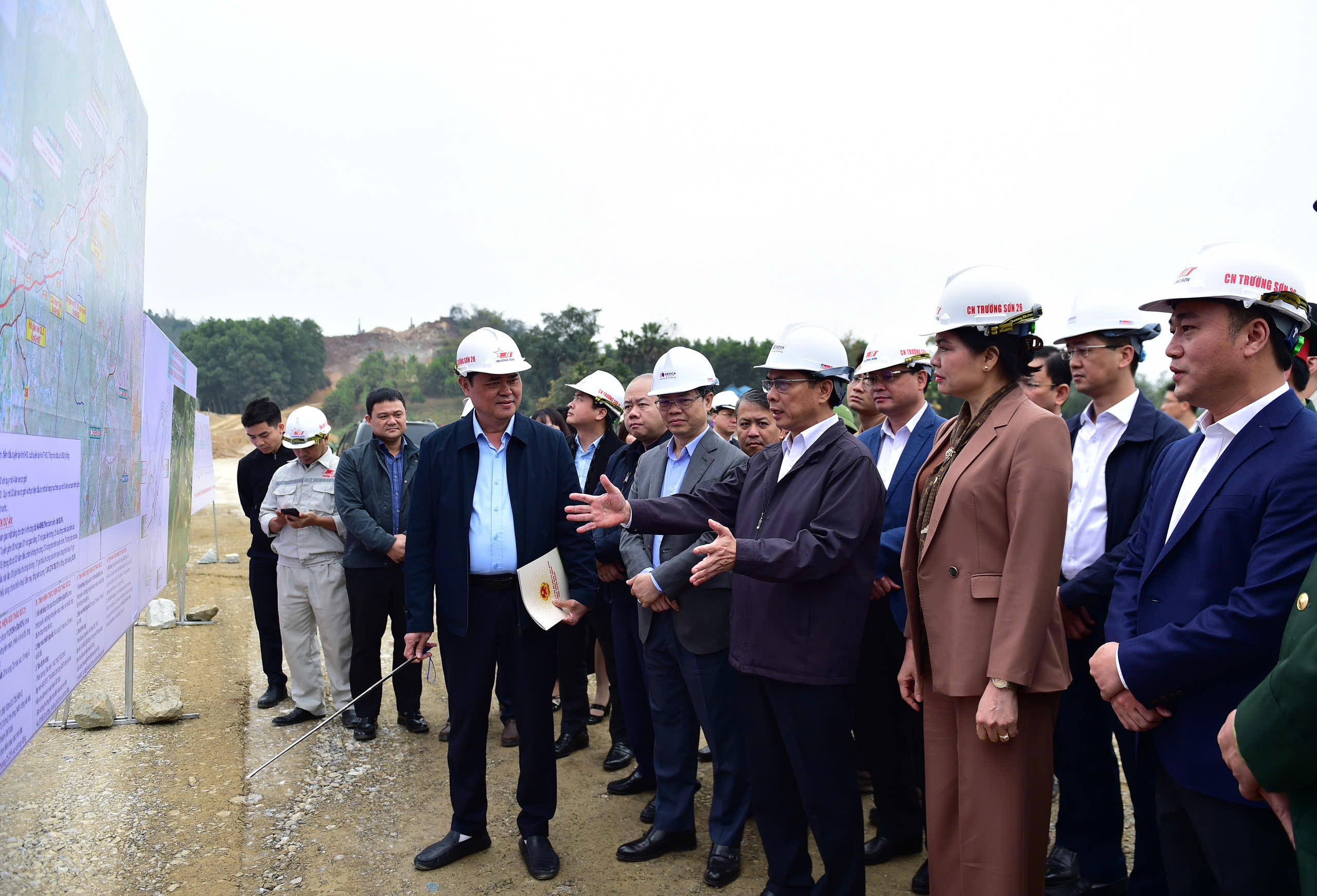 Phó thủ tướng Bùi Thanh Sơn: Phải bù lại tiến độ cao tốc Tuyên Quang - Hà Giang- Ảnh 2. Phó thủ tướng Bùi Thanh Sơn: Phải bù lại tiến độ cao tốc Tuyên Quang - Hà Giang- Ảnh 2.