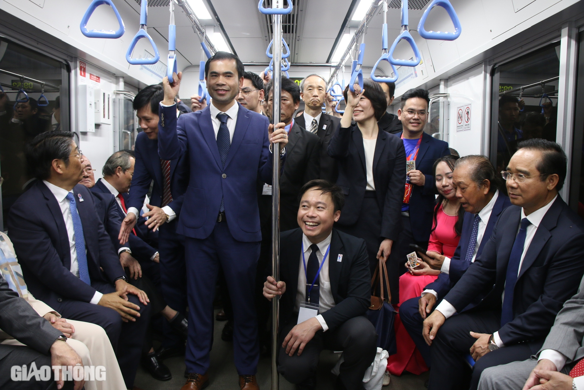 Khánh thành metro số 1, kỳ vọng đột phá giao thông công cộng trong tương lai- Ảnh 4.