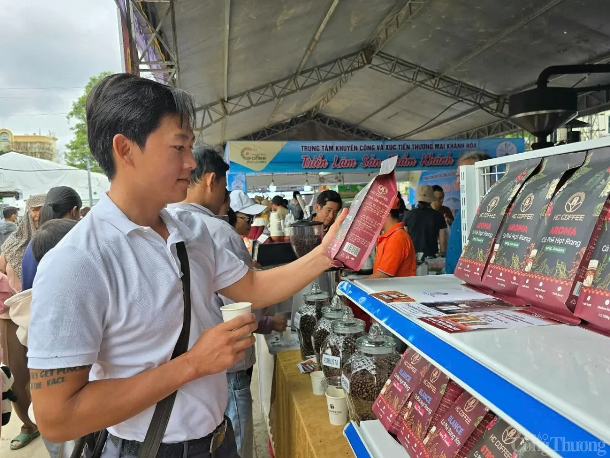 Khai mạc Hội chợ triển lãm cà phê và sản phẩm OCOP