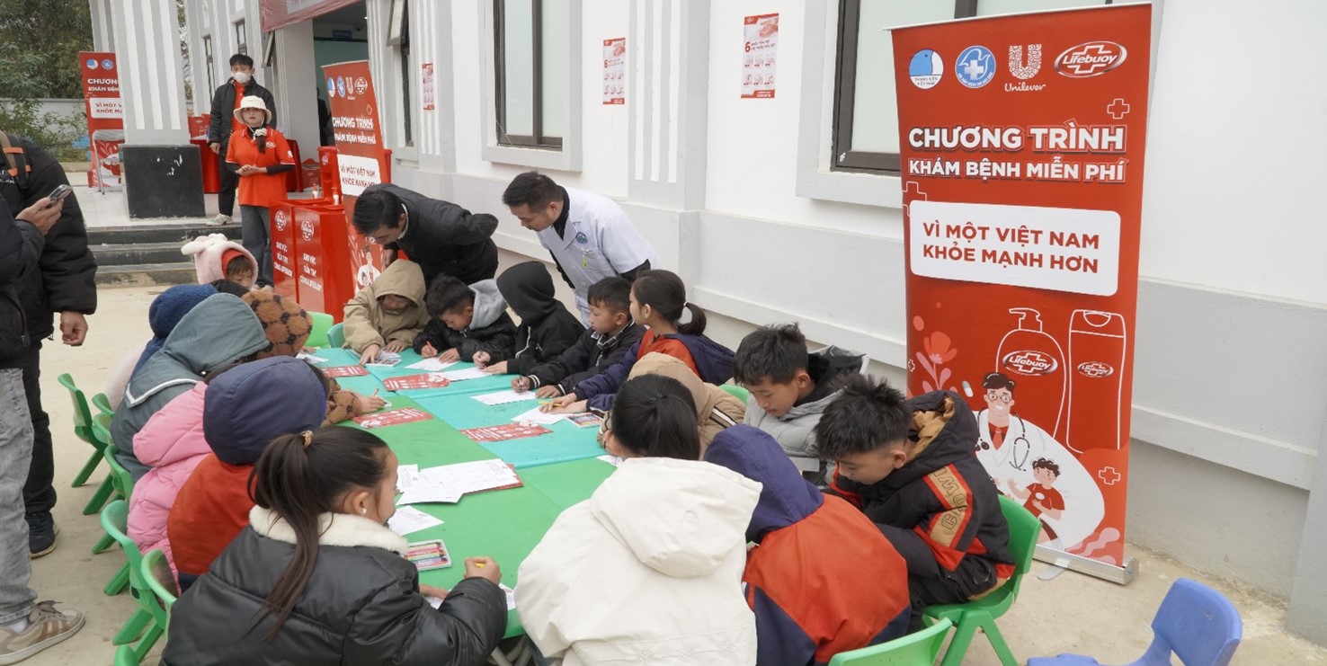 Bộ Y tế tổ chức khám chữa bệnh miễn phí cho đồng bào vùng cao Sơn La- Ảnh 6. Bộ Y tế tổ chức khám chữa bệnh miễn phí cho đồng bào vùng cao Sơn La- Ảnh 6.