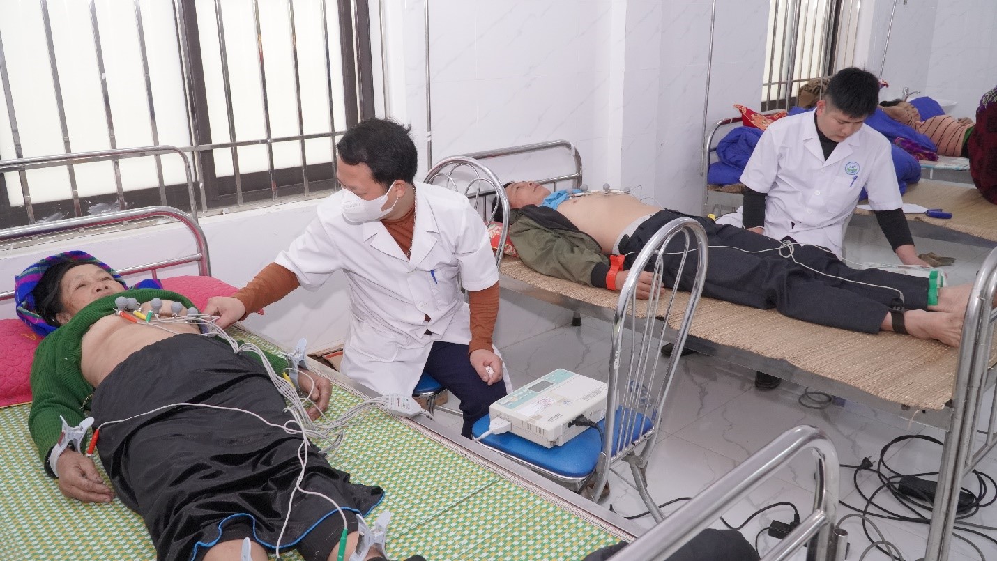 Bộ Y tế tổ chức khám chữa bệnh miễn phí cho đồng bào vùng cao Sơn La- Ảnh 12. Bộ Y tế tổ chức khám chữa bệnh miễn phí cho đồng bào vùng cao Sơn La- Ảnh 12.