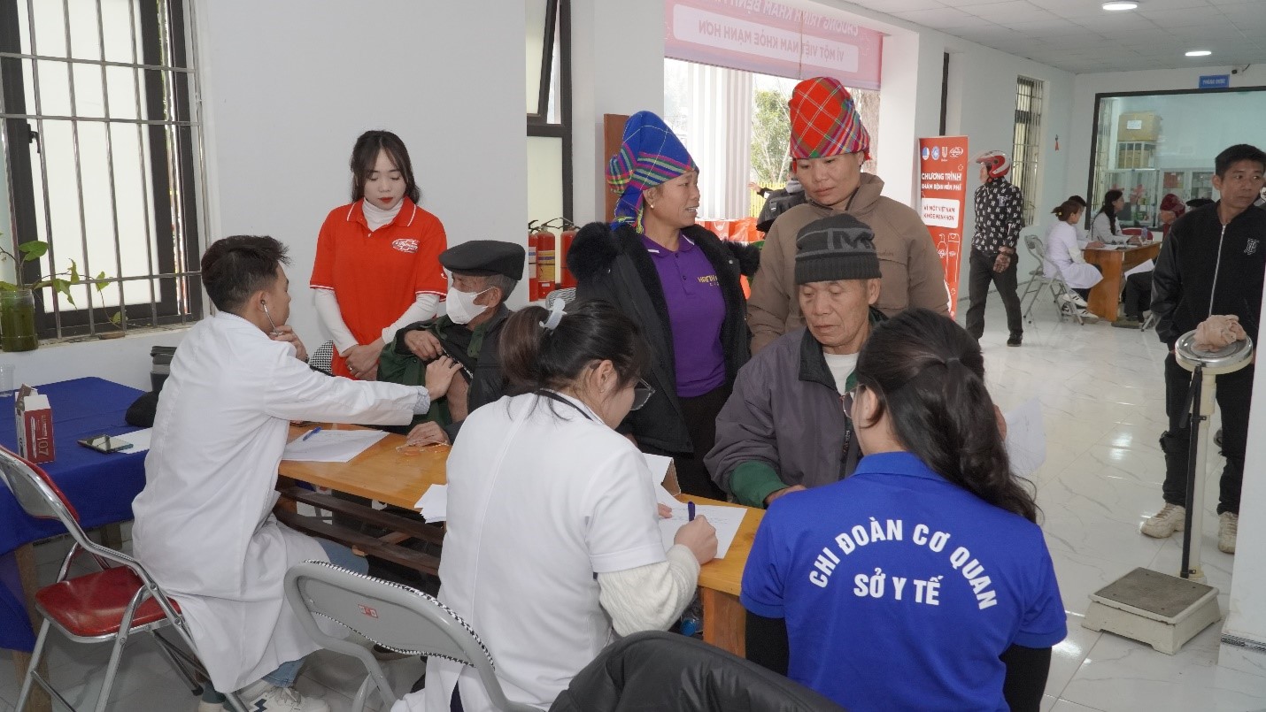 Bộ Y tế tổ chức khám chữa bệnh miễn phí cho đồng bào vùng cao Sơn La- Ảnh 14. Bộ Y tế tổ chức khám chữa bệnh miễn phí cho đồng bào vùng cao Sơn La- Ảnh 14.