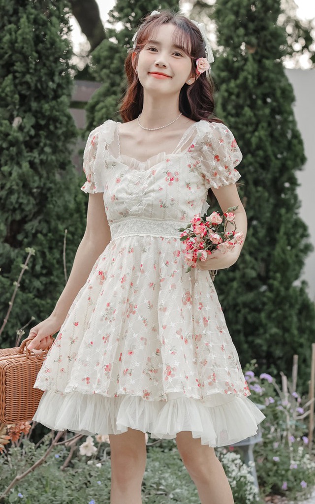 Những bản phối ngọt ngào với váy hoa trong mùa hè này - Ảnh 3.
