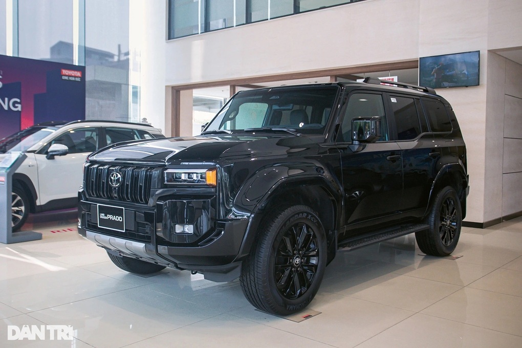 Xe chủ tịch Toyota Land Cruiser tăng giá gần 300 triệu đồng tại Việt Nam - 3 Xe chủ tịch Toyota Land Cruiser tăng giá gần 300 triệu đồng tại Việt Nam - 3