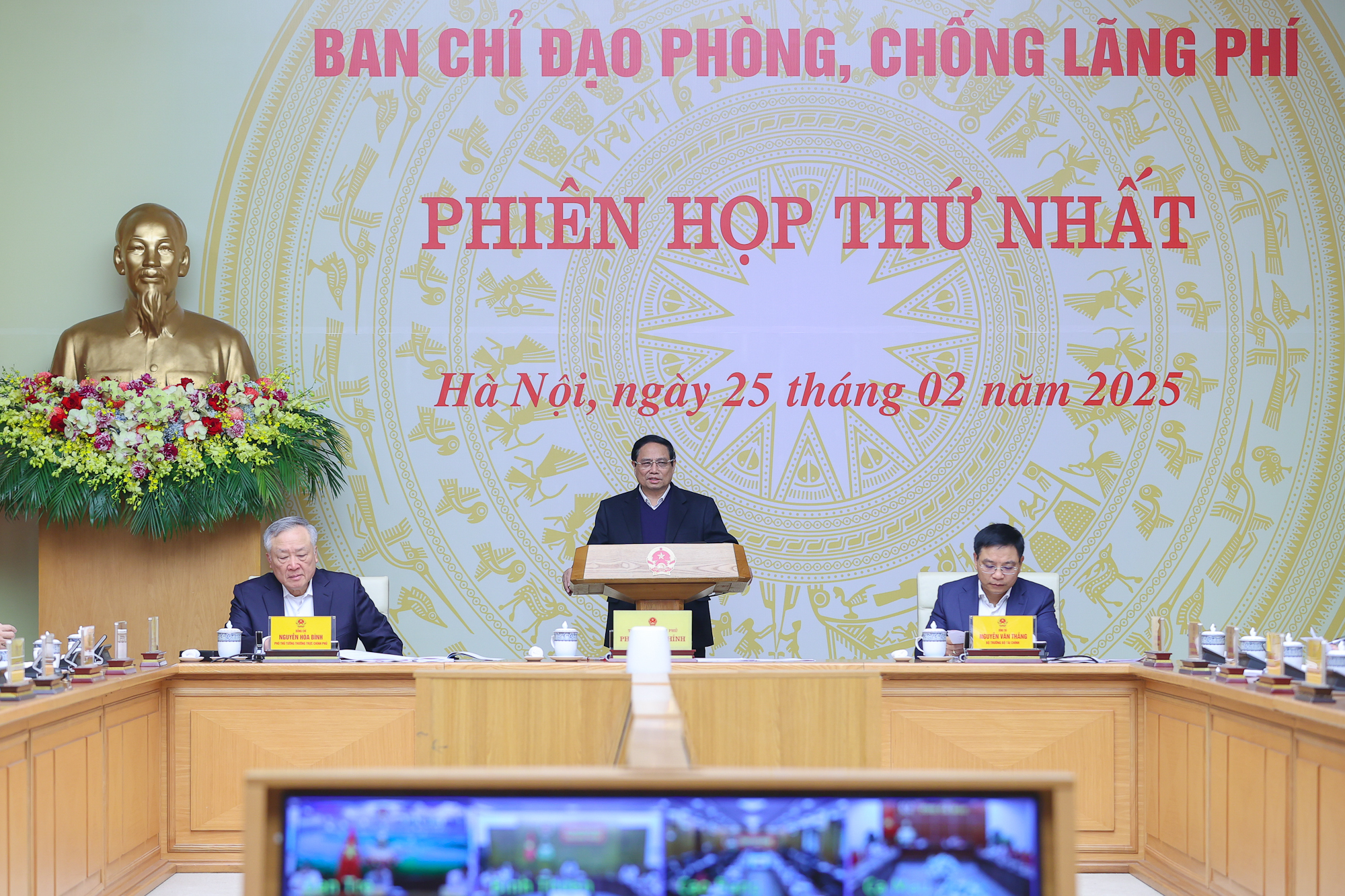 Thủ tướng: Chống lãng phí phải như “cơm ăn, nước uống hằng ngày