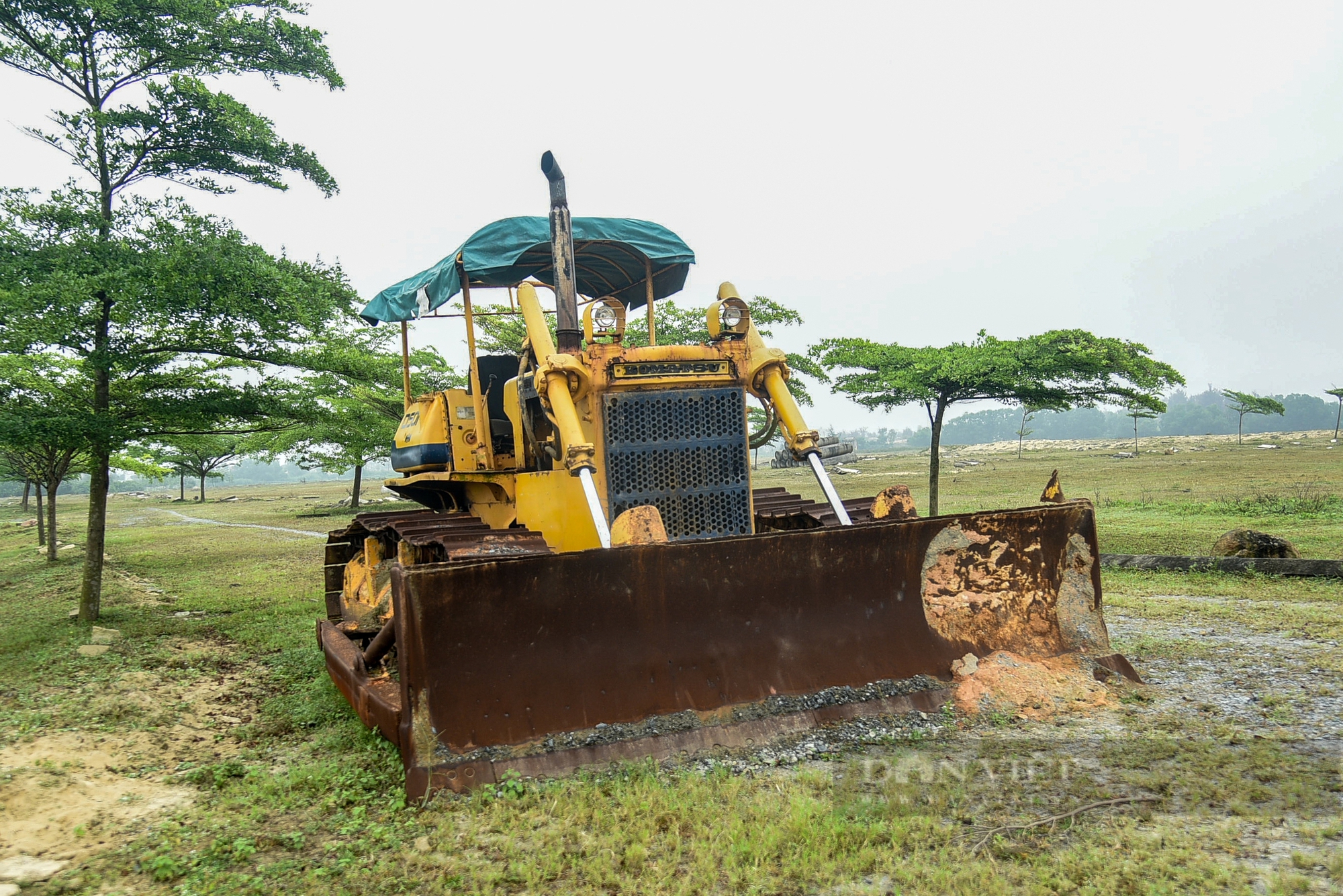 Máy móc hoen gỉ, nằm im lìm trong dự án tranh chấp bất động sản lớn nhất miền Trung- Ảnh 8.