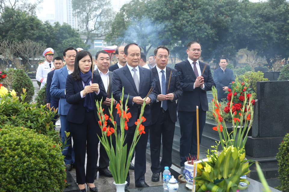 Lãnh đạo TP Hà Nội nguyện tiếp tục phát huy hơn nữa truyền thống của Đảng bộ TP để xây dựng Thủ đô văn hiến, văn minh, hiện đại