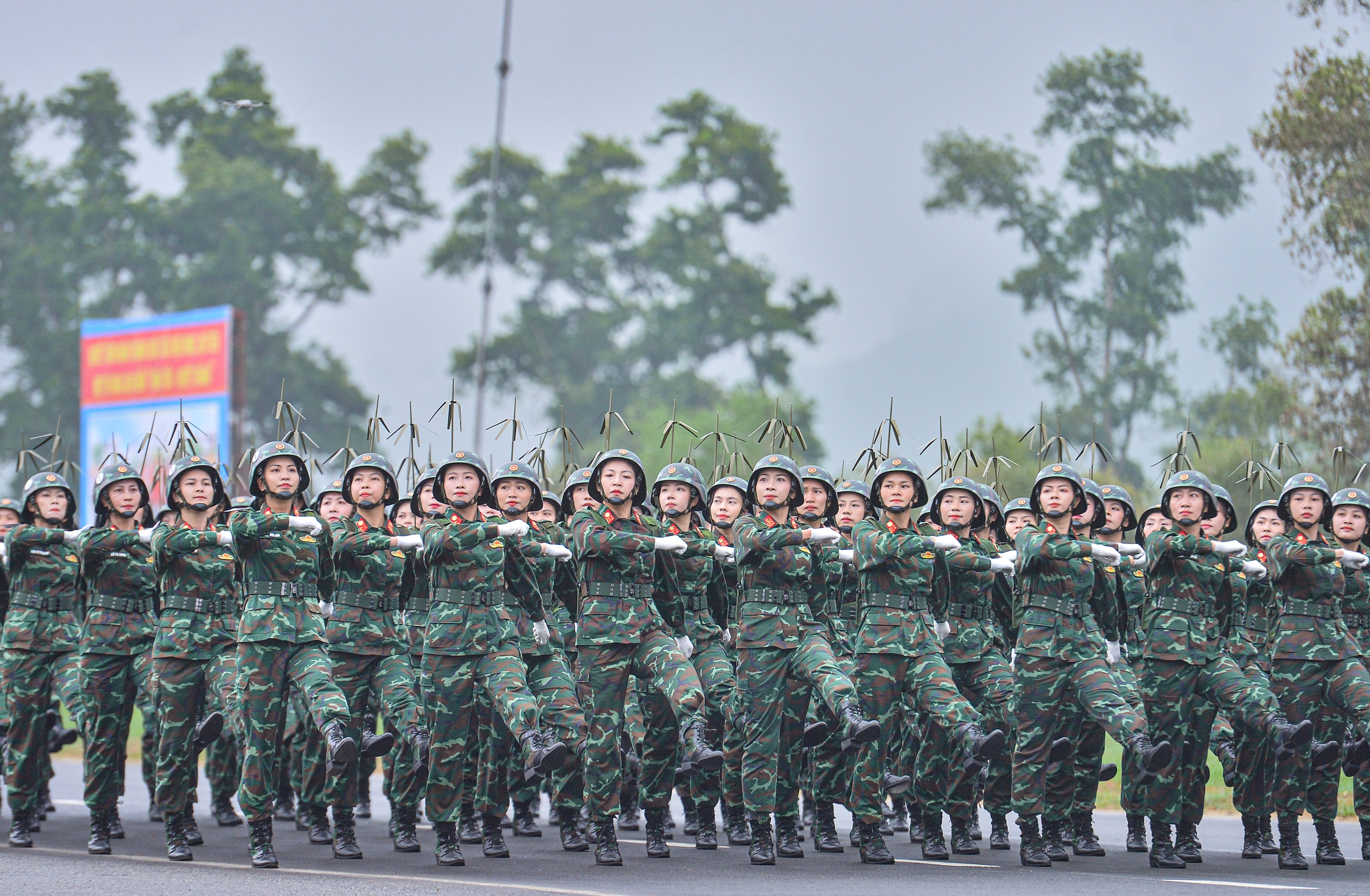 Lá cờ đặc biệt trong buổi hợp luyện diễu binh kỷ niệm thống nhất đất nước - Ảnh 22.