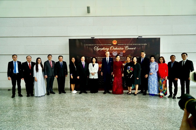 Thúc đẩy hợp tác âm nhạc giữa Việt Nam và Singapore - Ảnh 4. Thúc đẩy hợp tác âm nhạc giữa Việt Nam và Singapore - Ảnh 4.